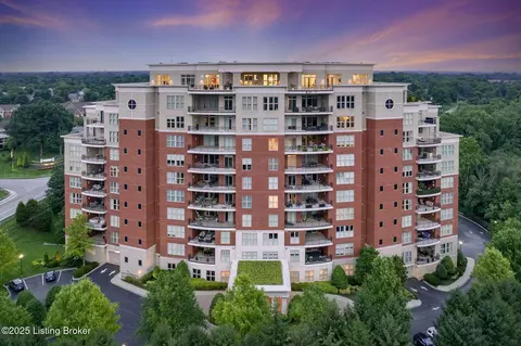 6600 Seminary Woods Pl #P1, Louisville, KY 40241