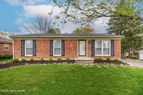2513 Steeplechase Dr, Jeffersontown, KY 40299