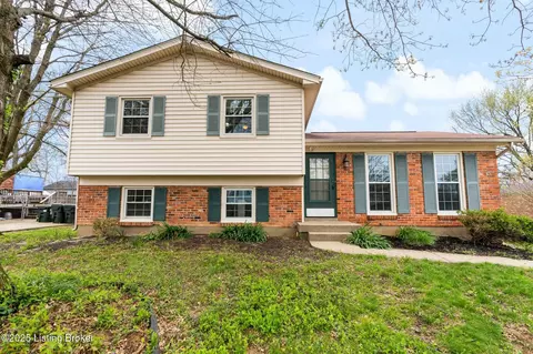 10111 Westwego Pl, Louisville, KY 40299
