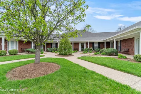 10033 Chenoweth Vista Way, Louisville, KY 40299