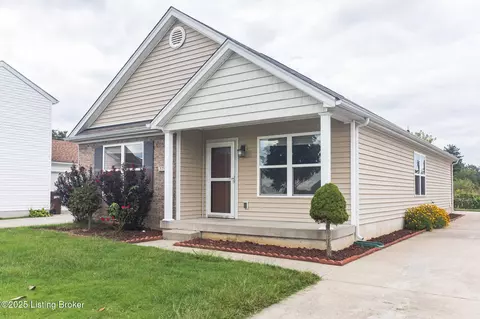 5714 Bannon Crossings Dr, Louisville, KY 40228
