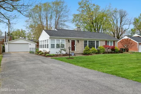 44 Narwood Dr, Jeffersontown, KY 40299