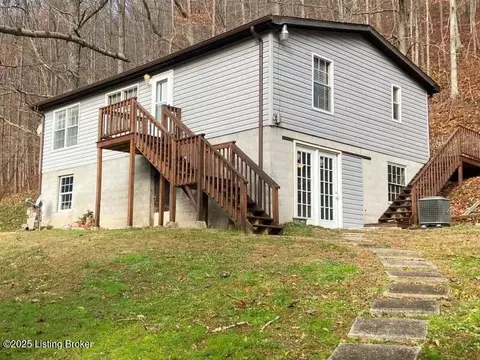 27 Mayo Branch Brandy Keg, Prestonsburg, KY 41653