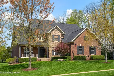 9003 Maddox Dr, Prospect, KY 40059