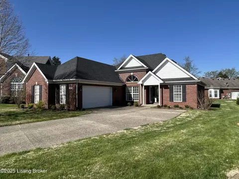 16420 Snaffel Bit Ct, Louisville, KY 40245