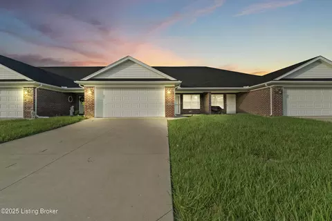 6724 Eagle Wood Dr, Louisville, KY 40272