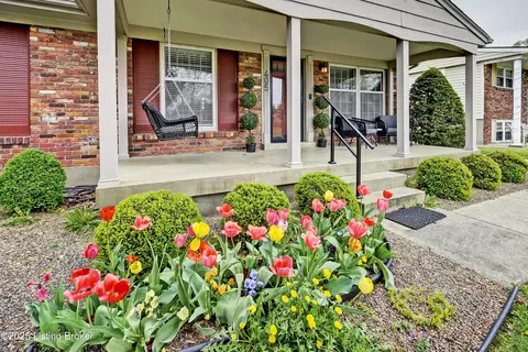405 Kenny Blvd, Louisville, KY 40214