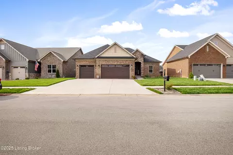 7013 Equine Ave, Sellersburg, IN 47172