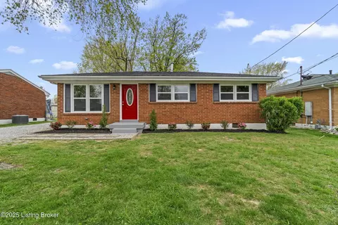6118 Red Spruce Dr, Louisville, KY 40229