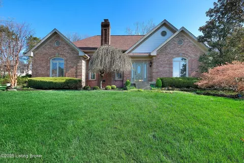 1610 Majestic Woods Pl, Louisville, KY 40245