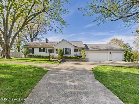 7803 E Manslick Rd, Louisville, KY 40228