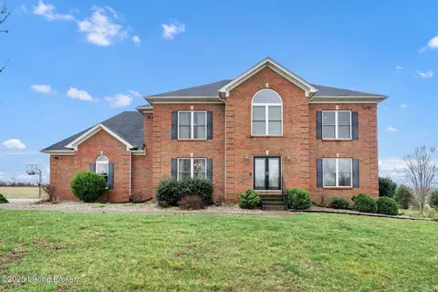 2504 Garrett Point Rd, La Grange, KY 40031