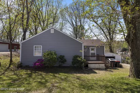 1610 Eskridge Ln, Louisville, KY 40216