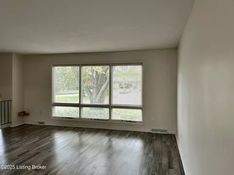 Living - 441 Eastern Drive Dr, Radcliff, KY 40160 photo 3 of 9
