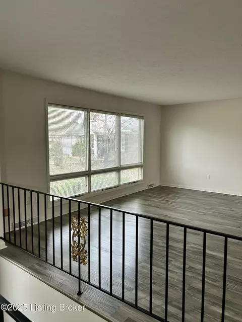 441 Eastern Drive Dr, Radcliff, KY 40160