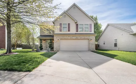10405 Leven Blvd, Louisville, KY 40229