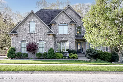 5616 Valley Park Dr, Louisville, KY 40299