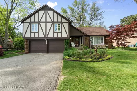 8003 Barbour Manor Dr, Louisville, KY 40241