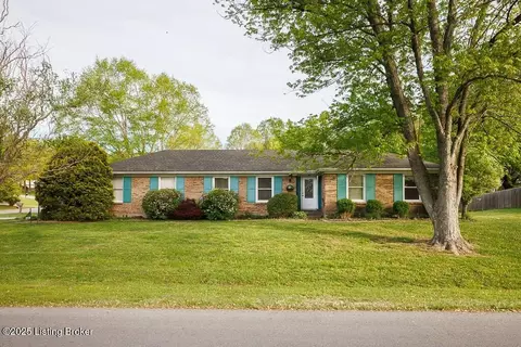 2709 Stephan Rd, Louisville, KY 40214