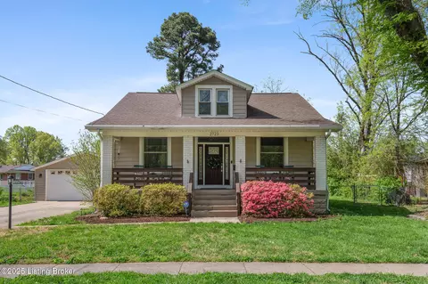 2723 Klondike Ln, Louisville, KY 40218
