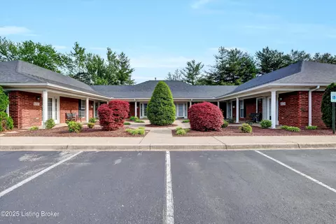 8515 Aspen Glen Way, Louisville, KY 40228