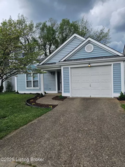 10515 Bay Pointe Ct, Louisville, KY 40241