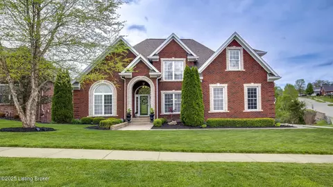 5520 Valley Park Dr, Louisville, KY 40299