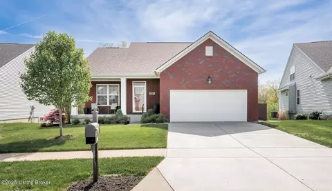 1061 Autumn Crest Ln, Louisville, KY 40245
