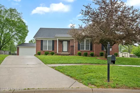 9303 Minute Men Ct, Louisville, KY 40214