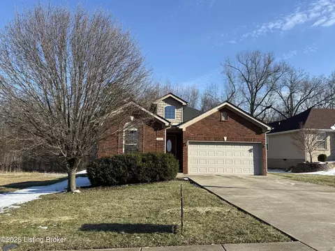 216 Willow Creek Dr, Mount Washington, KY 40047