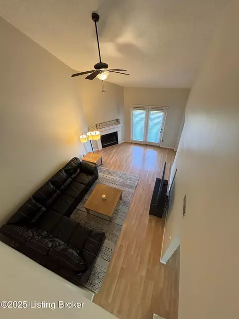 4009 Willowview Blvd, Louisville, KY 40299