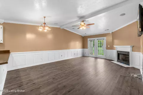 Living - 136 Beechtree Ln, Mount Washington, KY 40047 photo 2 of 2