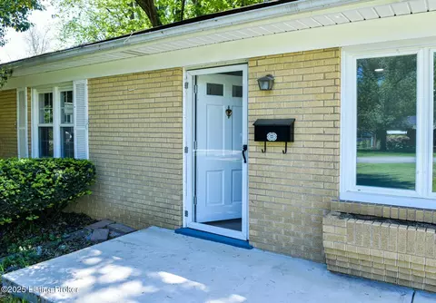 5112 Stewart Dr, Louisville, KY 40216