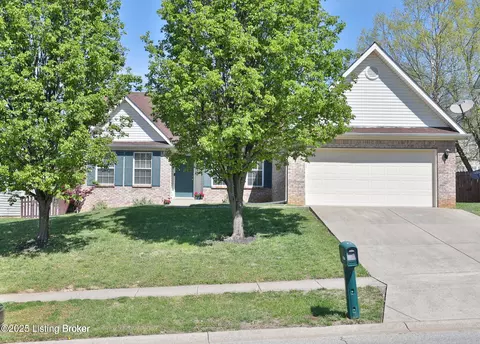 5214 Craigs Creek Dr, Louisville, KY 40241