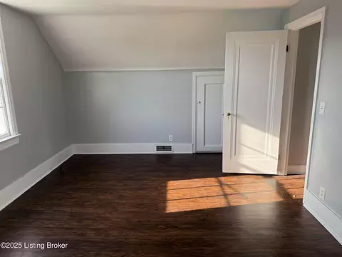 Bedroom - 153 Chaplin Rd, Bloomfield, KY 40008 photo 6 of 6