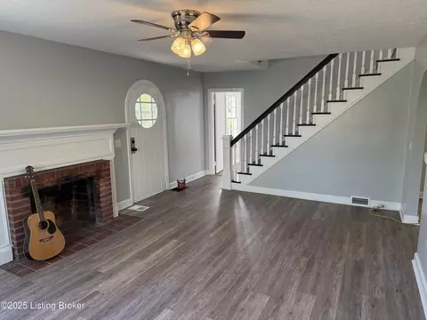 Living - 153 Chaplin Rd, Bloomfield, KY 40008 photo 5 of 7