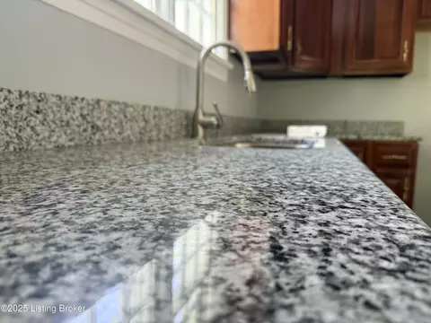 Kitchen - 153 Chaplin Rd, Bloomfield, KY 40008 photo 2 of 3