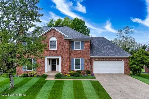 4020 Saratoga Woods Dr, Louisville, KY 40299