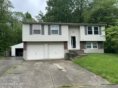 3611 Kiki Ct, Louisville, KY 40219