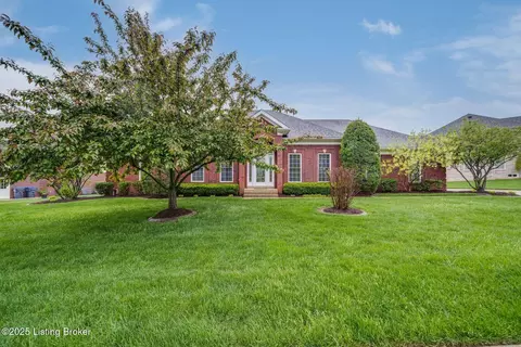 10311 Wooded Hobbs Trl, Louisville, KY 40118