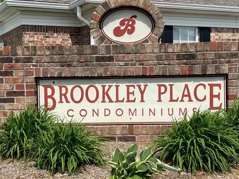 11010 Brookley Dr, Louisville, KY 40229