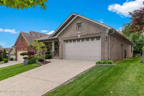 3928 Bristol Oaks Dr, Louisville, KY 40299
