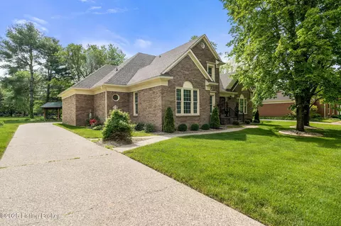 203 Willoughby Ct, Louisville, KY 40245