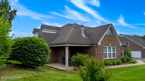 4442 Southbridge Ct, Louisville, KY 40272