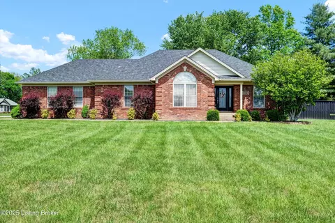 150 N Sunshine Ct, Shepherdsville, KY 40165