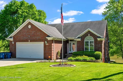 2022 Crystal Dr, La Grange, KY 40031