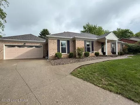 13315 Trappers Xing, Goshen, KY 40026