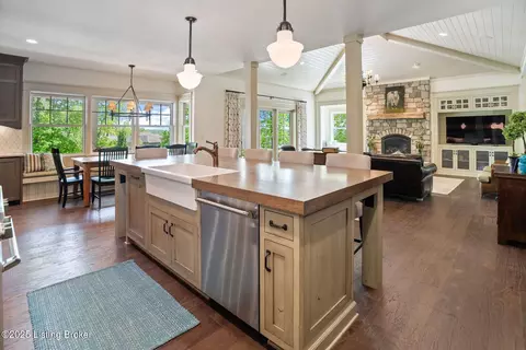 Kitchen - 3003 Reflection Way, Floyds Knobs, IN 47119 photo 5 of 5