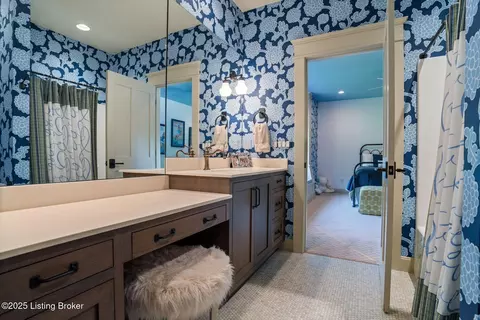 Bath - 3003 Reflection Way, Floyds Knobs, IN 47119 photo 4 of 5