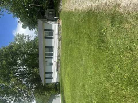 209 Center St, Irvington, KY 40146